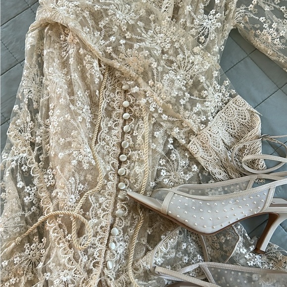 Vintage Cream Lace Maxi Gown with Button Front - Picture 4 of 4